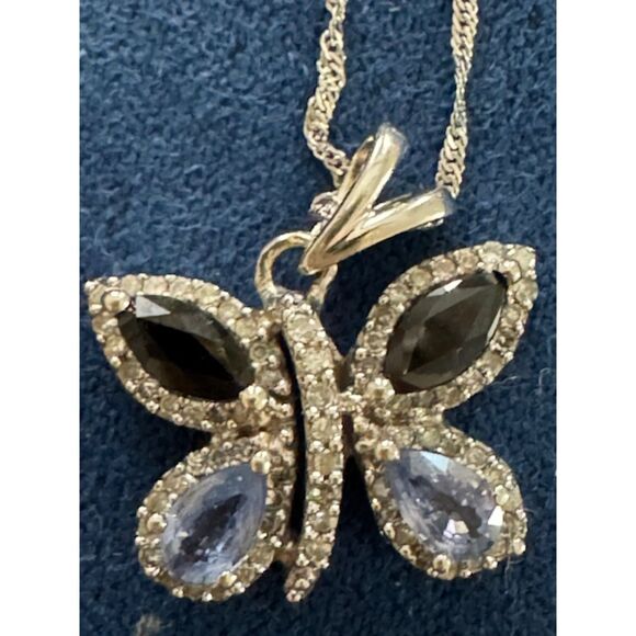 14K White Gold Sapphire and Diamonds Stunning pendant/necklace. - Picture 2 of 7